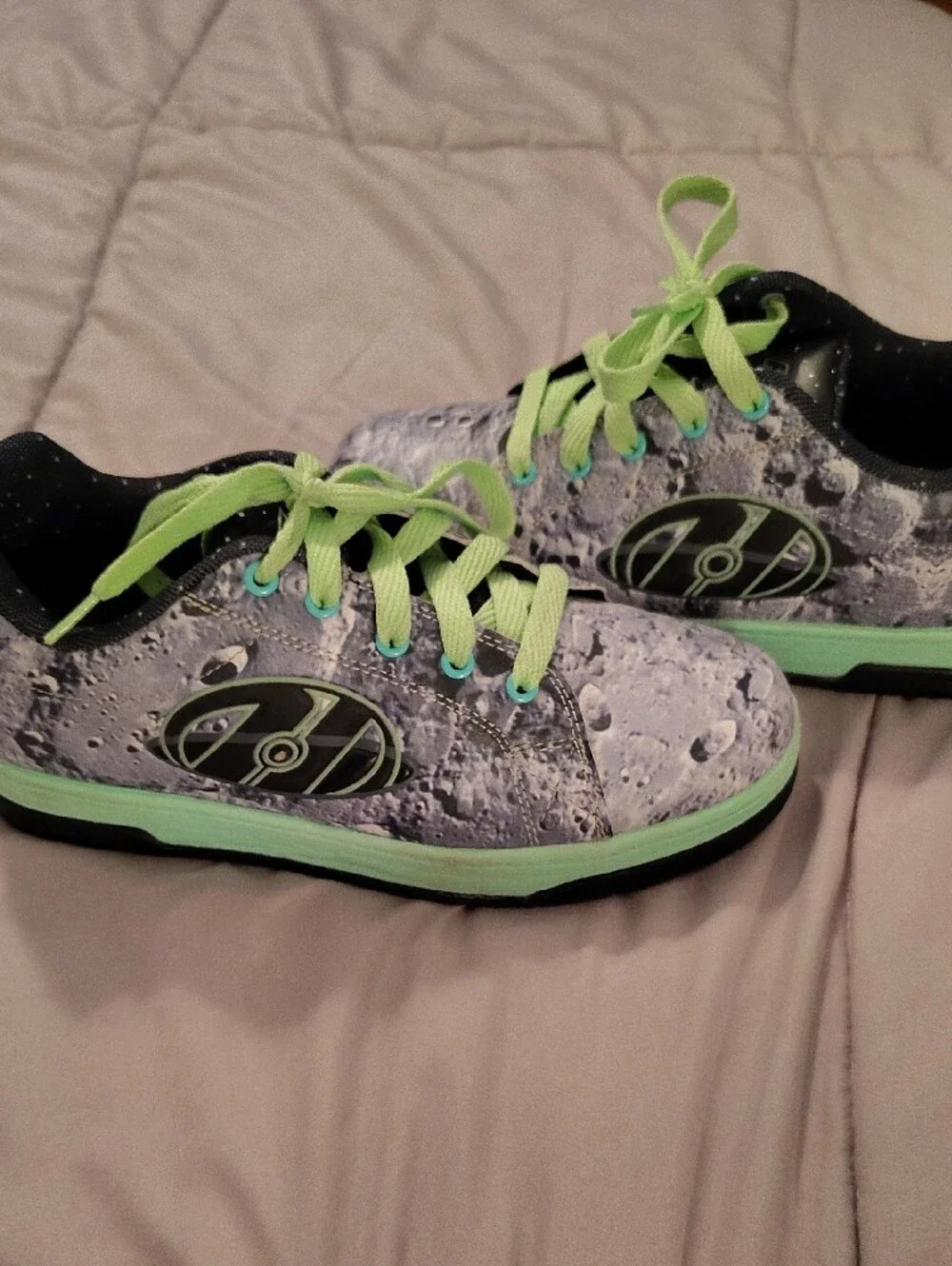Heelys Kids Moon-Print Sneakers with Neon Green Accents